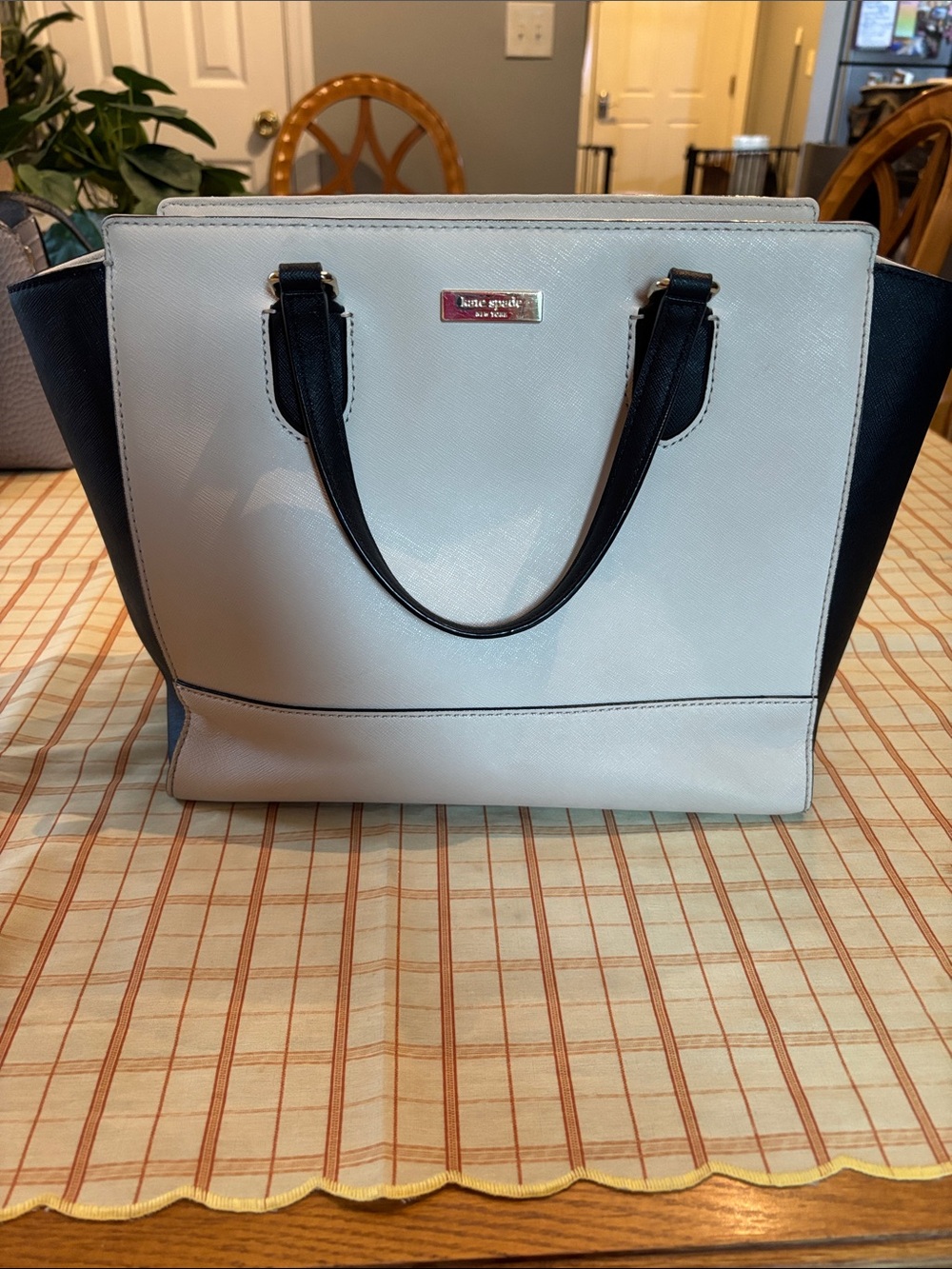 kate spade White and Black Saffiano Tote